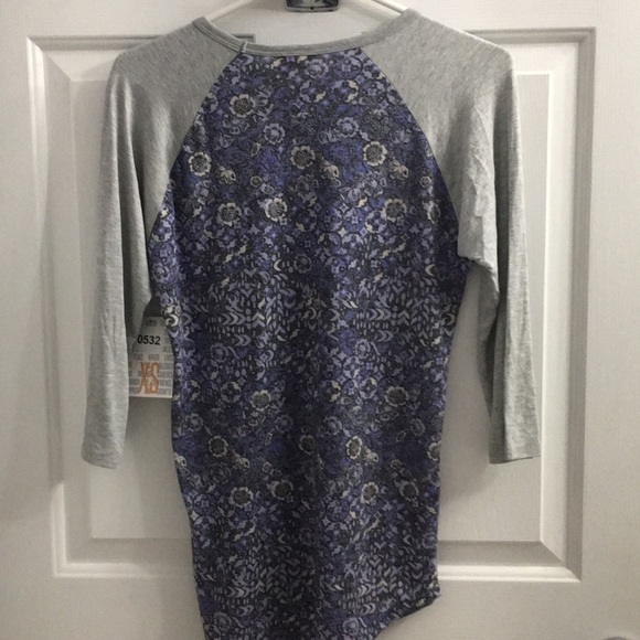 🎉💕BEAUTIFUL BNWT LULAROE XS RANDY TOP💕🎉 - Picture 4 of 8